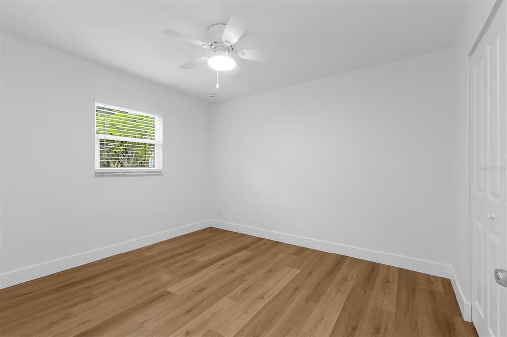 Под контрактом: $350,000 (4 спален, 0 ванн, 2016 Квадратных фут)