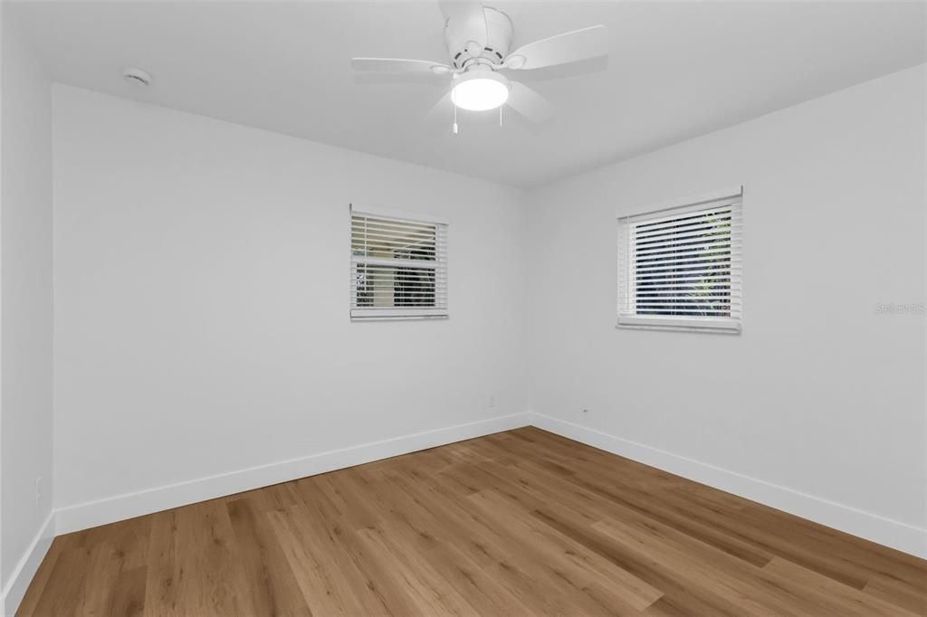 Под контрактом: $350,000 (4 спален, 0 ванн, 2016 Квадратных фут)