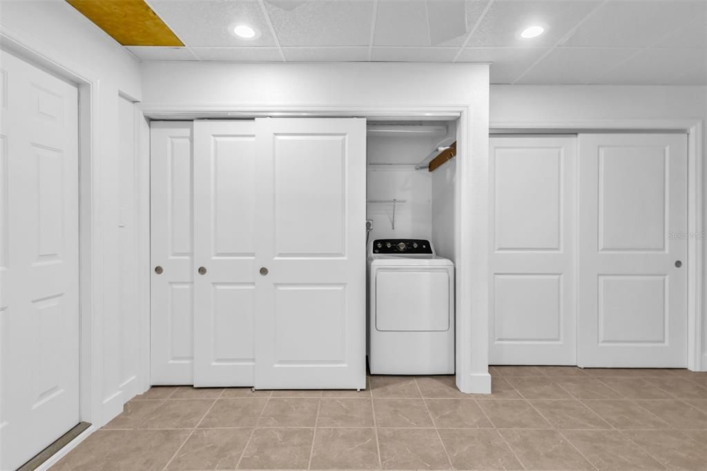 Под контрактом: $350,000 (4 спален, 0 ванн, 2016 Квадратных фут)