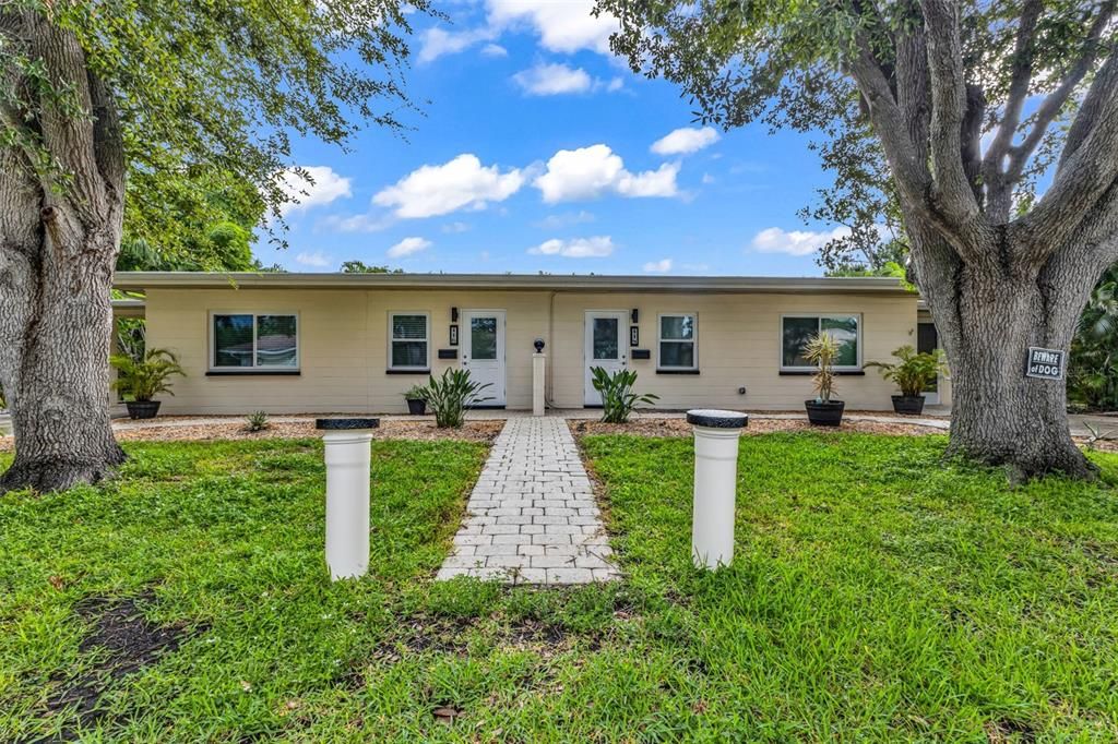 Под контрактом: $350,000 (4 спален, 0 ванн, 2016 Квадратных фут)