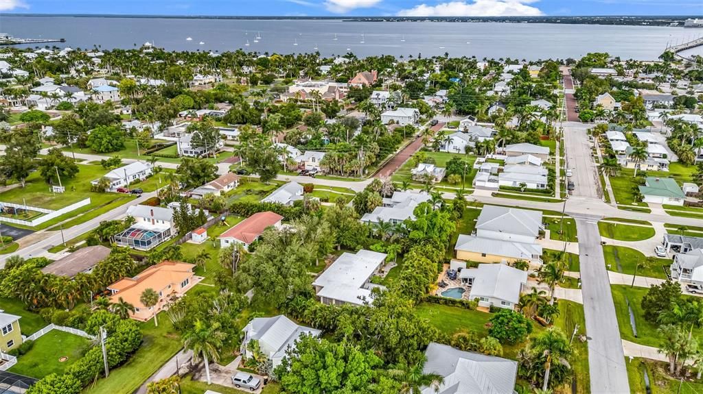 Под контрактом: $350,000 (4 спален, 0 ванн, 2016 Квадратных фут)