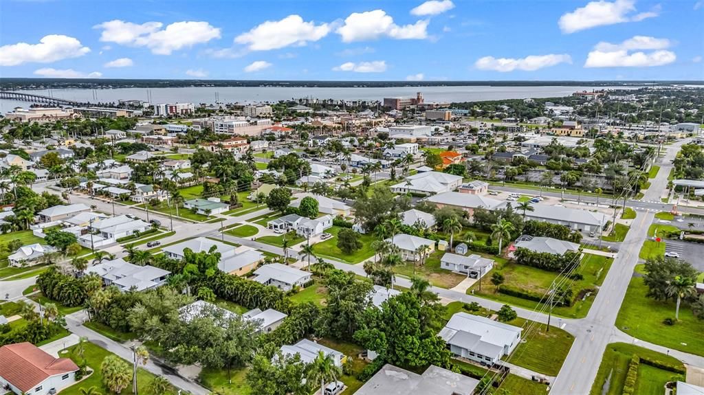 Под контрактом: $350,000 (4 спален, 0 ванн, 2016 Квадратных фут)