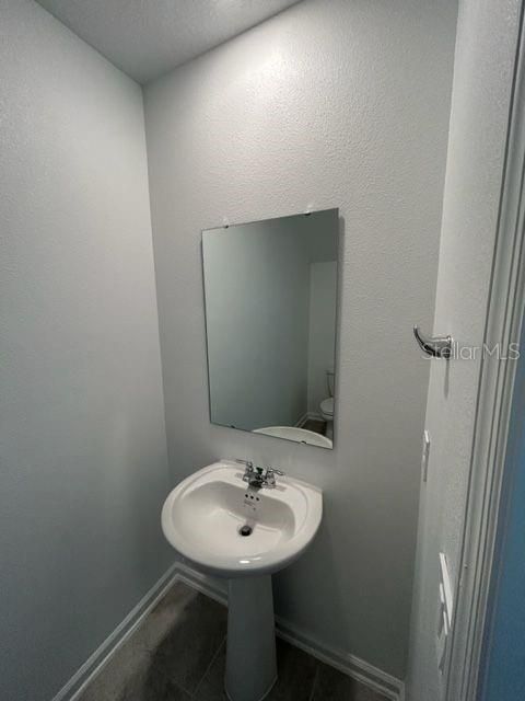 合同活跃: $2,250 (5 贝兹, 2 浴室, 2430 平方英尺)