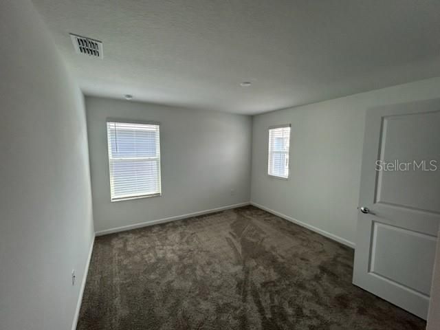 合同活跃: $2,250 (5 贝兹, 2 浴室, 2430 平方英尺)