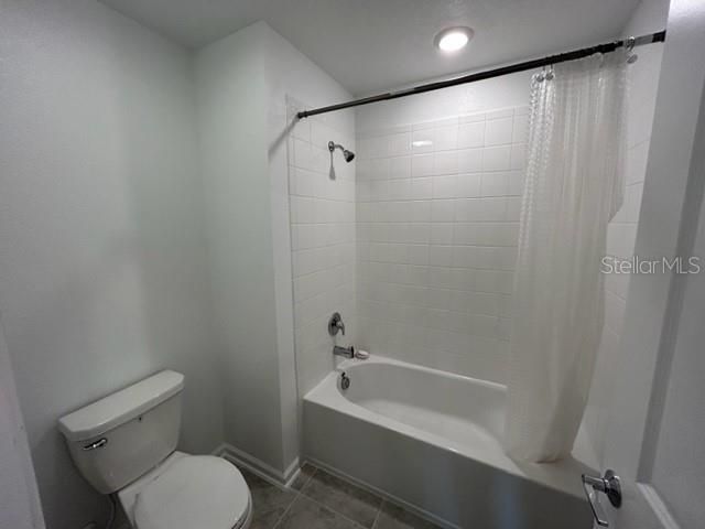 合同活跃: $2,250 (5 贝兹, 2 浴室, 2430 平方英尺)