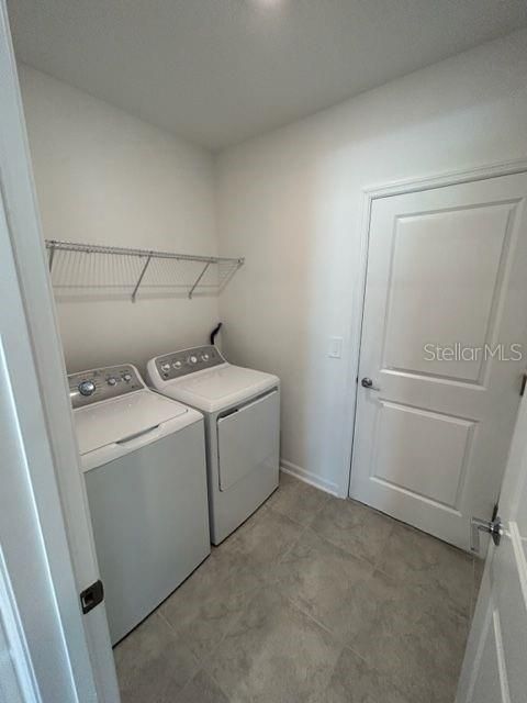 合同活跃: $2,250 (5 贝兹, 2 浴室, 2430 平方英尺)