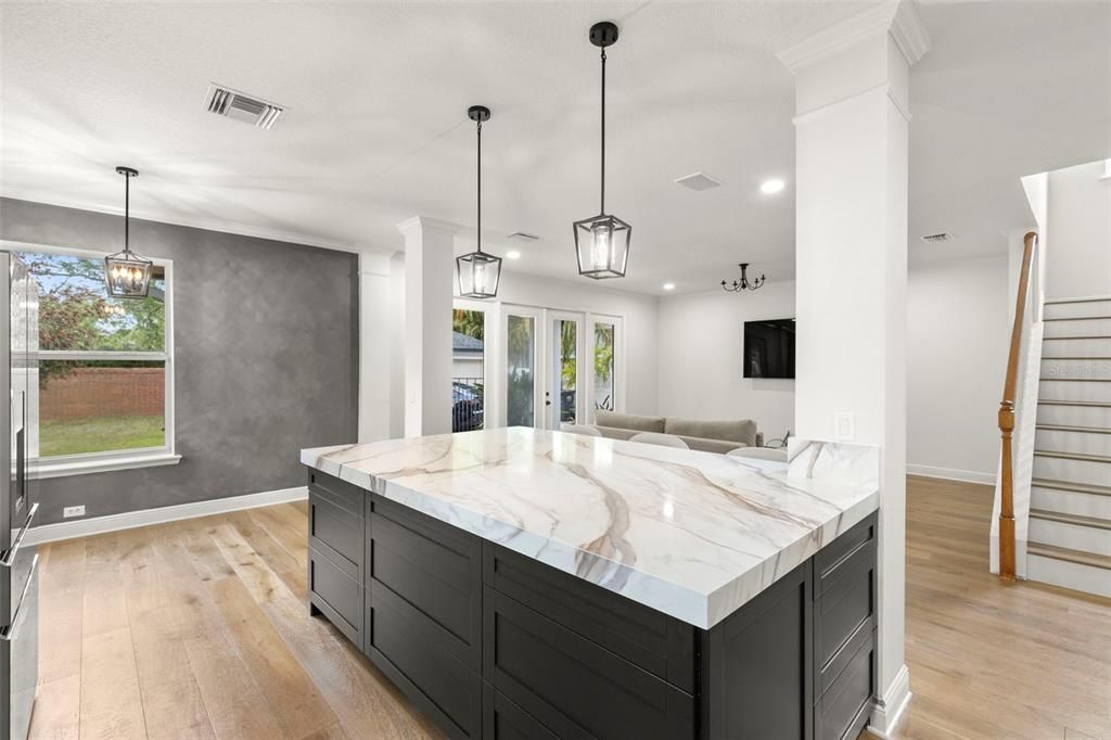 待售: $999,999 (4 贝兹, 2 浴室, 2767 平方英尺)