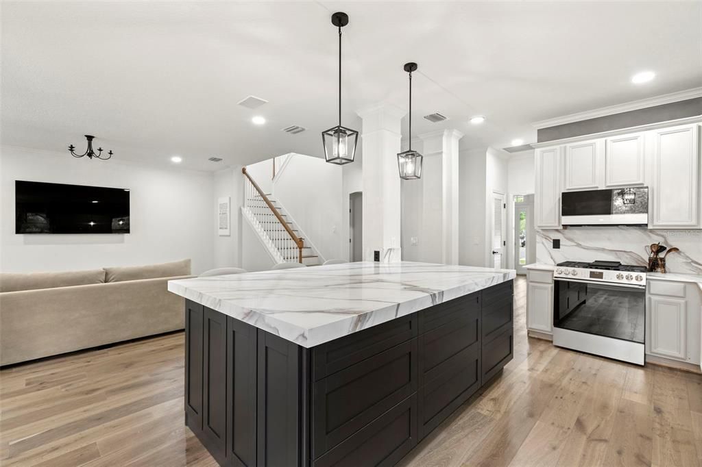 待售: $999,999 (4 贝兹, 2 浴室, 2767 平方英尺)