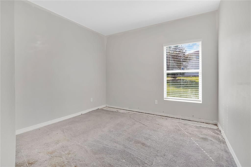 Activo con contrato: $375,000 (5 camas, 3 baños, 2351 Pies cuadrados)