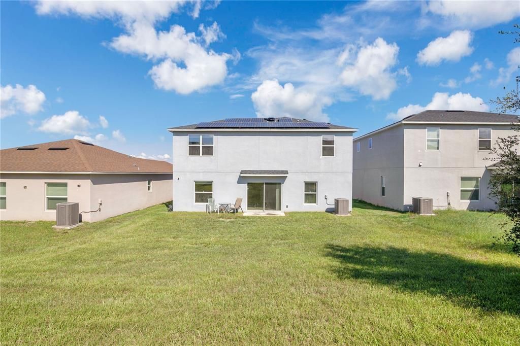 Activo con contrato: $375,000 (5 camas, 3 baños, 2351 Pies cuadrados)