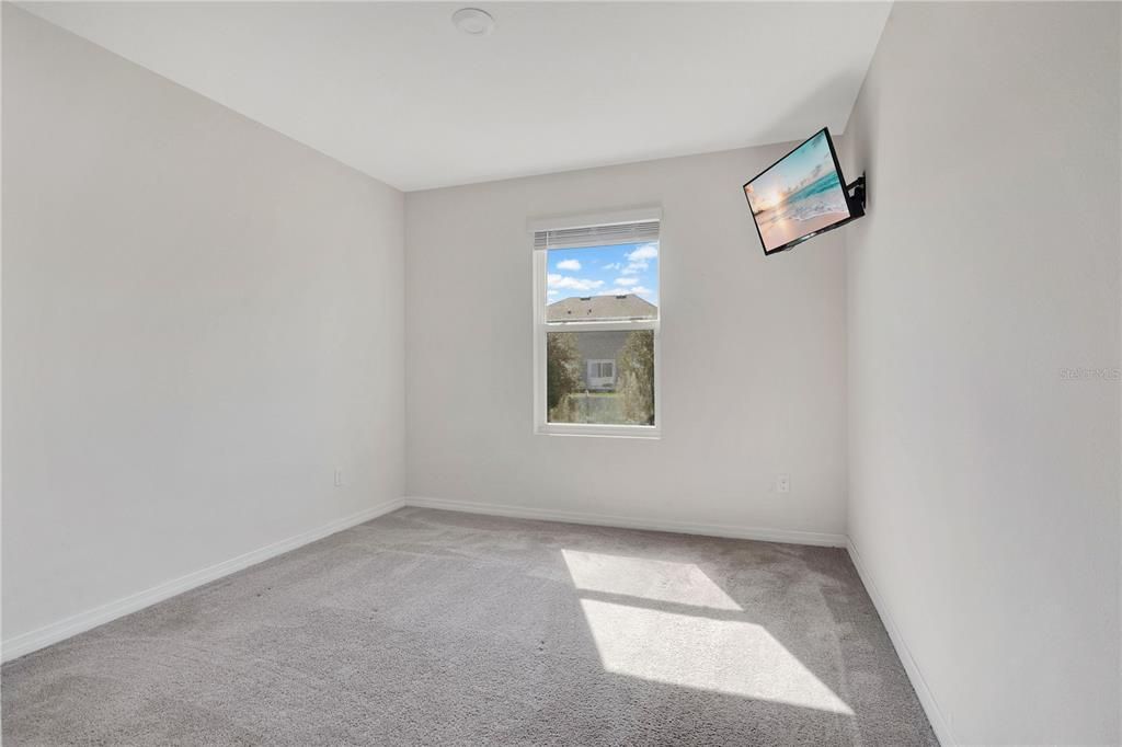 Activo con contrato: $375,000 (5 camas, 3 baños, 2351 Pies cuadrados)