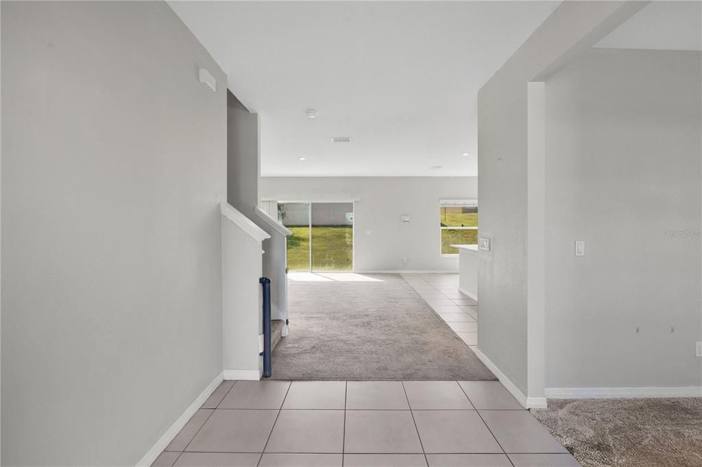 Activo con contrato: $375,000 (5 camas, 3 baños, 2351 Pies cuadrados)