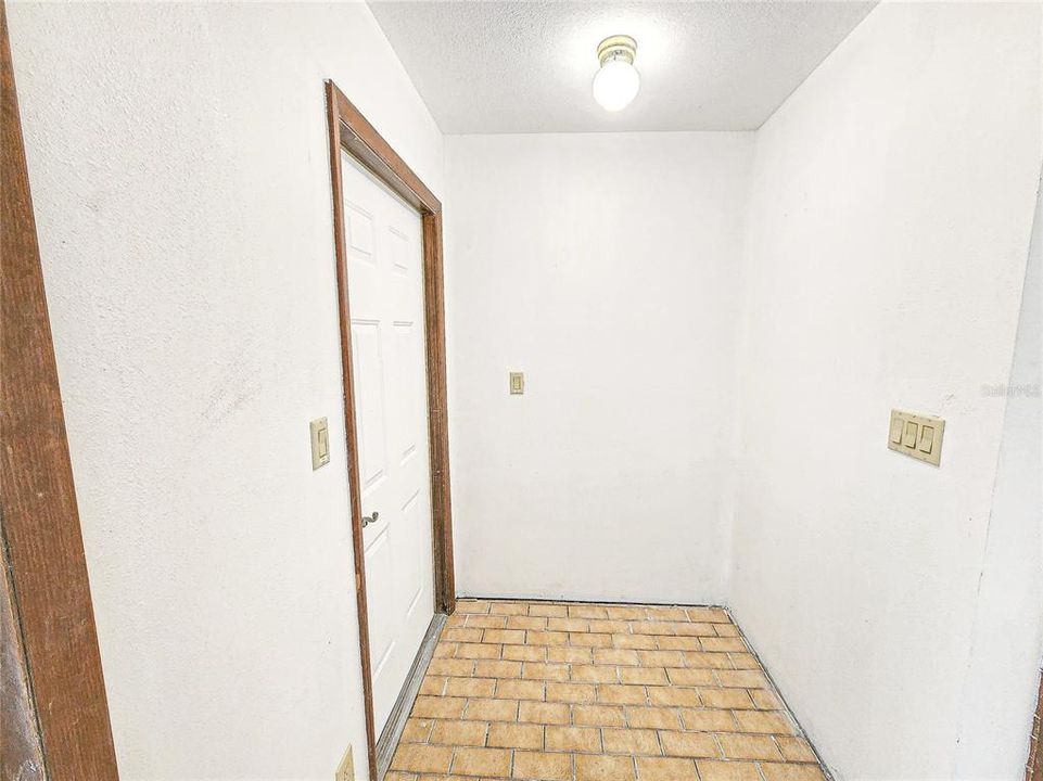 待售: $269,000 (0 贝兹, 0 浴室, 2112 平方英尺)