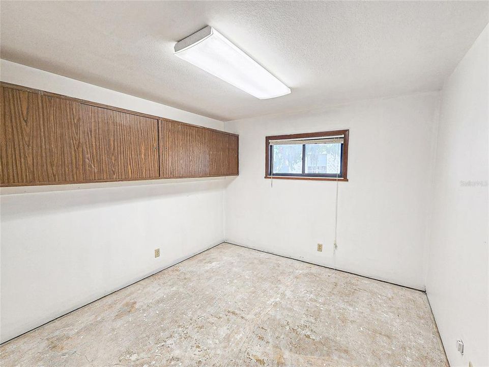 待售: $269,000 (0 贝兹, 0 浴室, 2112 平方英尺)