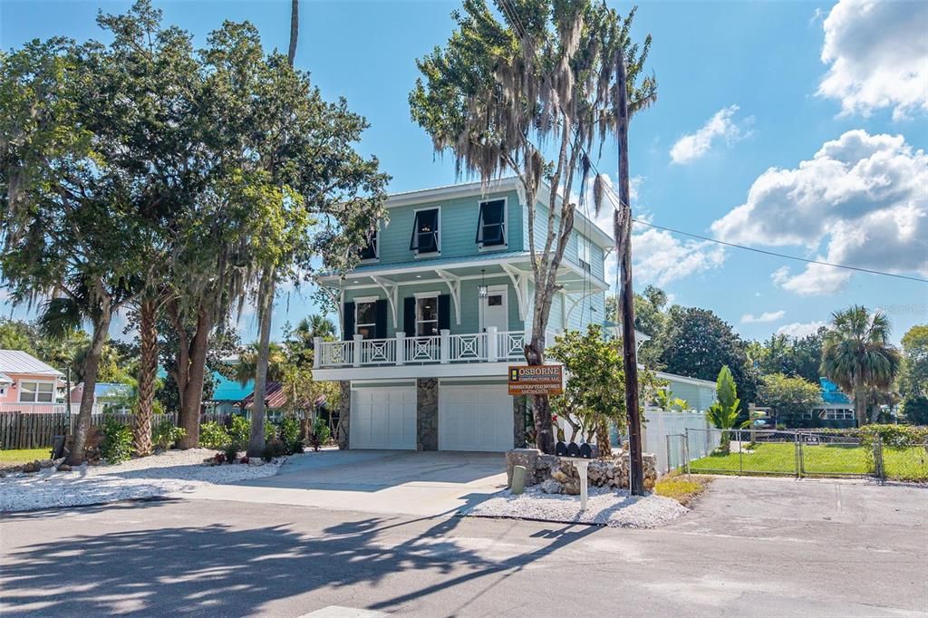 For Sale: $1,950,000 (5 beds, 4 baths, 3251 Square Feet)