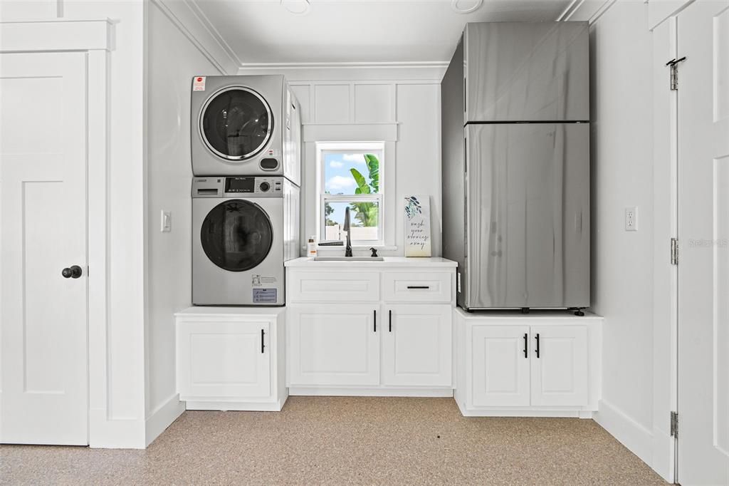 For Sale: $1,950,000 (5 beds, 4 baths, 3251 Square Feet)