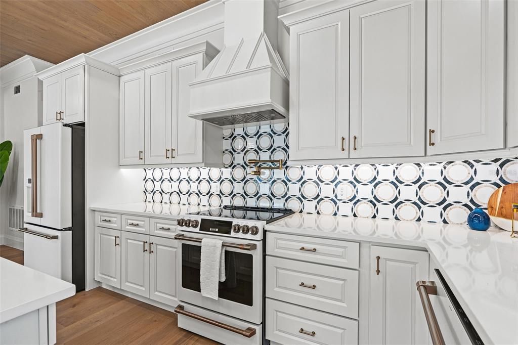 For Sale: $1,950,000 (5 beds, 4 baths, 3251 Square Feet)