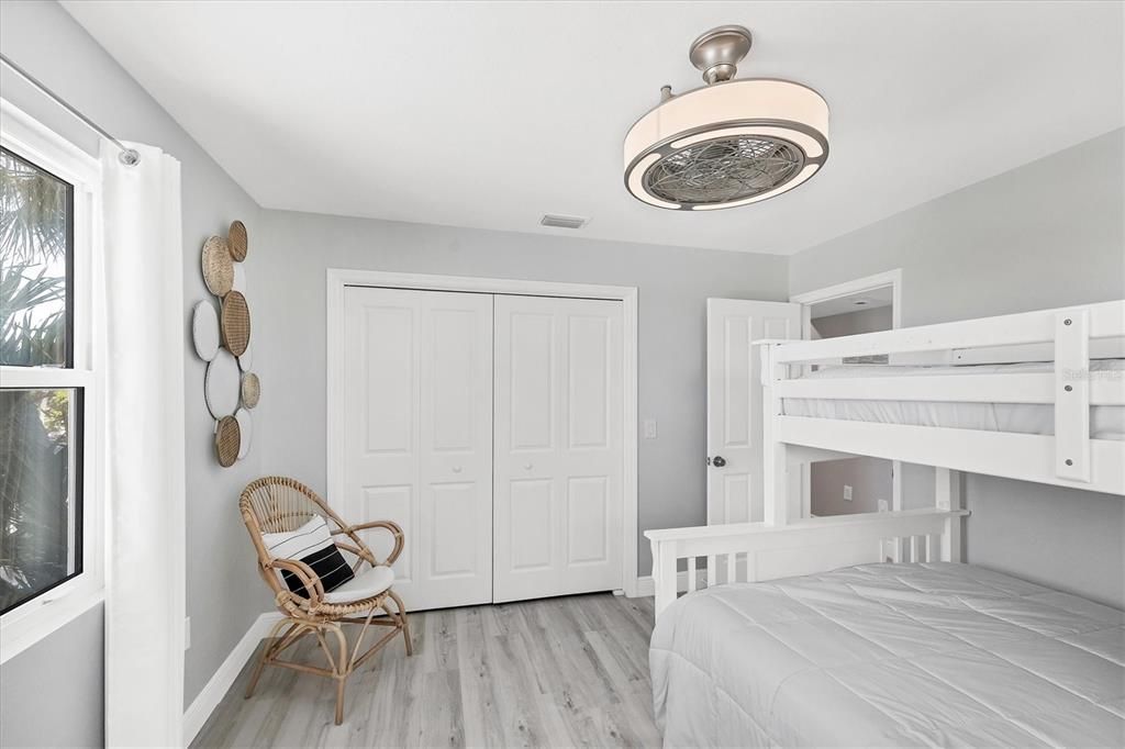 出租: $5,230 (3 贝兹, 2 浴室, 2064 平方英尺)