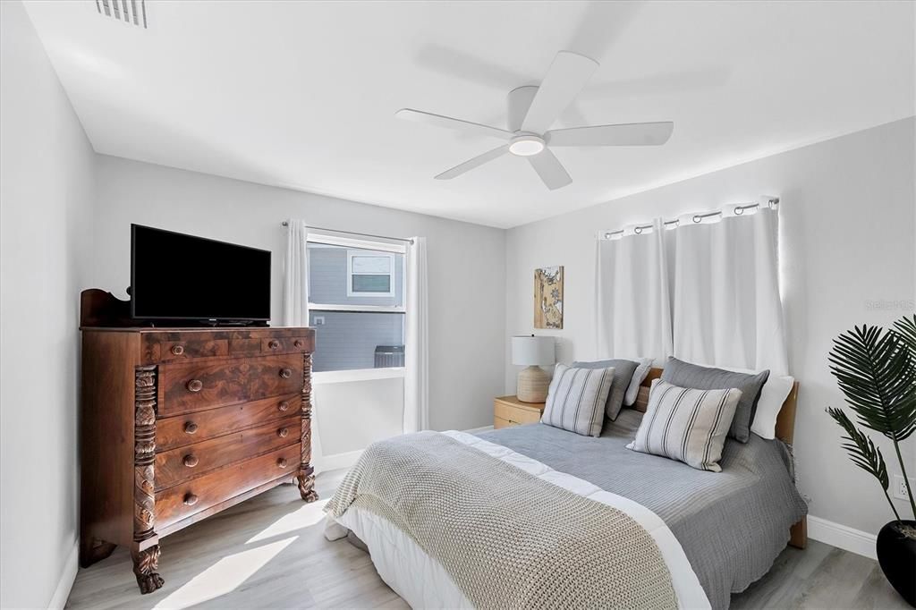 出租: $5,230 (3 贝兹, 2 浴室, 2064 平方英尺)