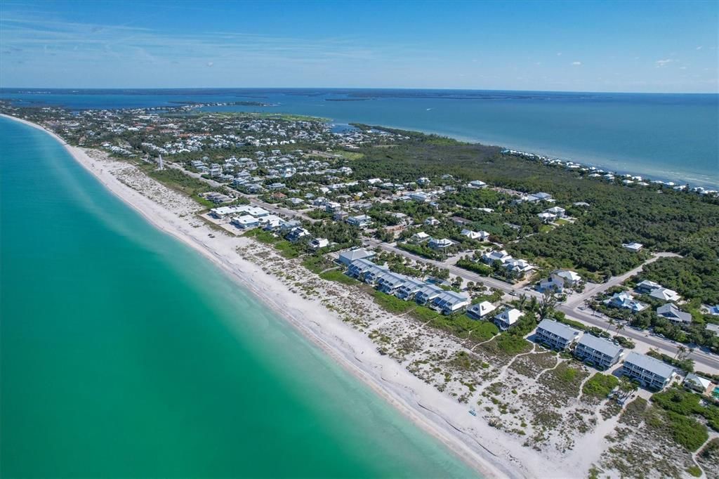 出租: $5,230 (3 贝兹, 2 浴室, 2064 平方英尺)