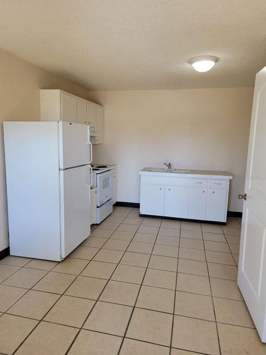 В аренду: $850 (1 спален, 1 ванн, 180 Квадратных фут)