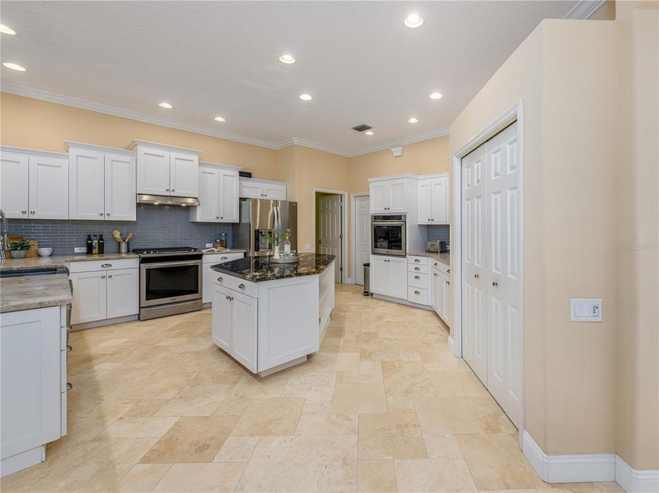 На продажу: $924,900 (5 спален, 3 ванн, 3501 Квадратных фут)