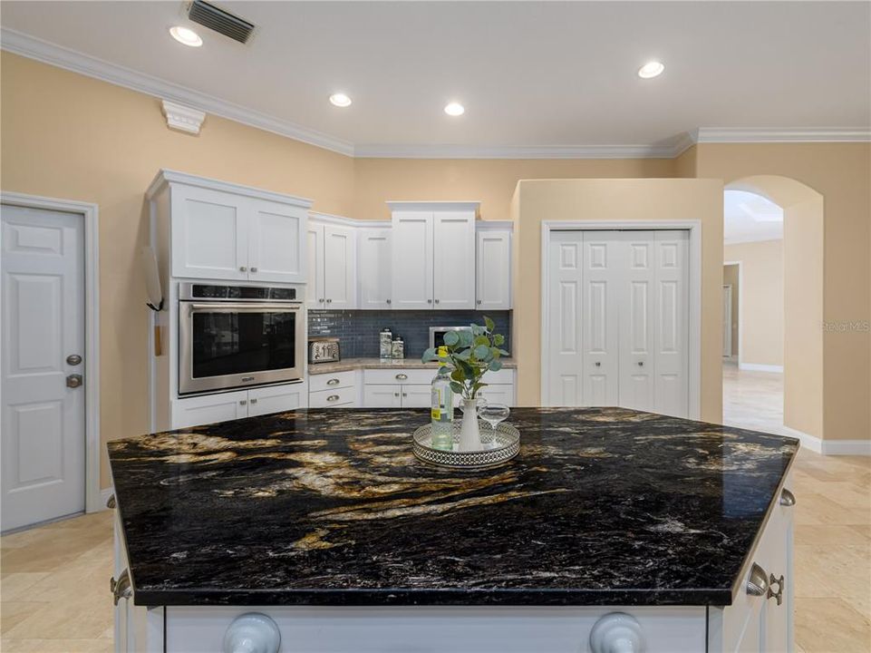 На продажу: $924,900 (5 спален, 3 ванн, 3501 Квадратных фут)