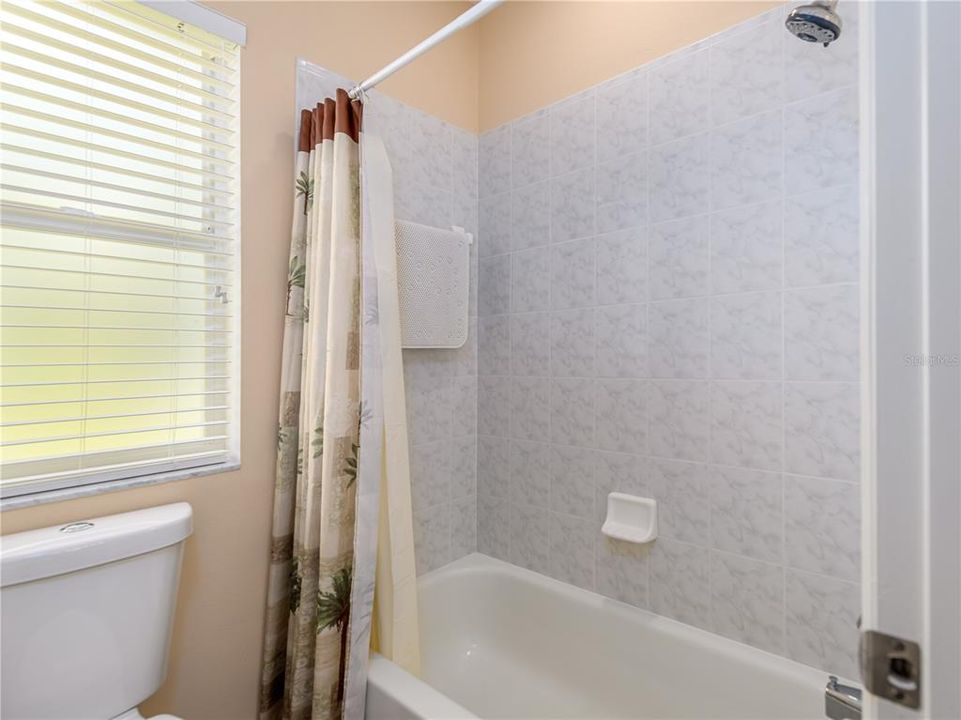 На продажу: $924,900 (5 спален, 3 ванн, 3501 Квадратных фут)