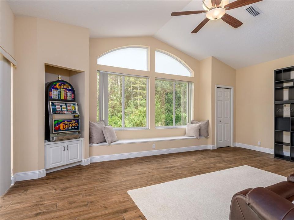 На продажу: $924,900 (5 спален, 3 ванн, 3501 Квадратных фут)