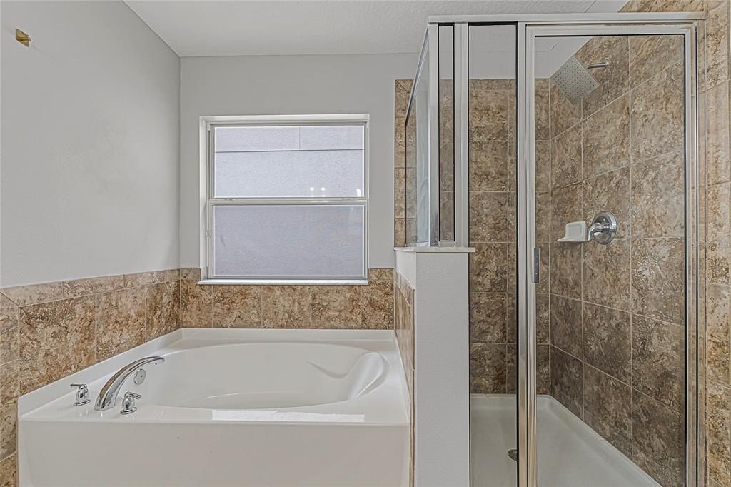 En Renta: $2,850 (4 camas, 2 baños, 1899 Pies cuadrados)