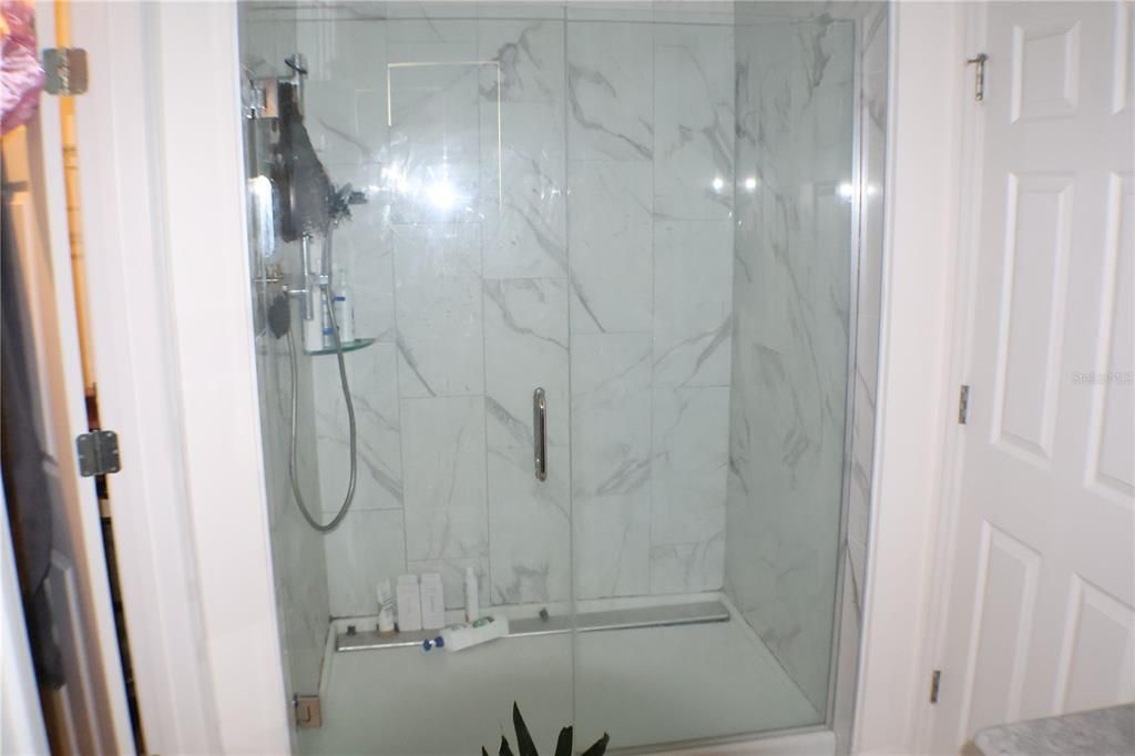 На продажу: $319,900 (4 спален, 2 ванн, 1812 Квадратных фут)