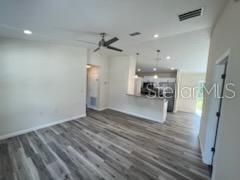 Activo con contrato: $1,500 (3 camas, 2 baños, 1173 Pies cuadrados)