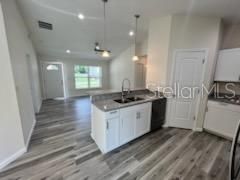 Activo con contrato: $1,500 (3 camas, 2 baños, 1173 Pies cuadrados)