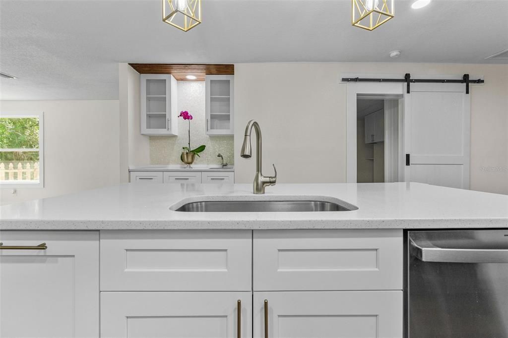 На продажу: $483,000 (4 спален, 3 ванн, 2491 Квадратных фут)