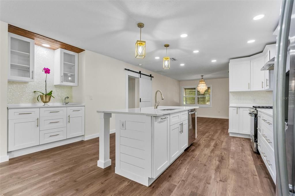 На продажу: $483,000 (4 спален, 3 ванн, 2491 Квадратных фут)