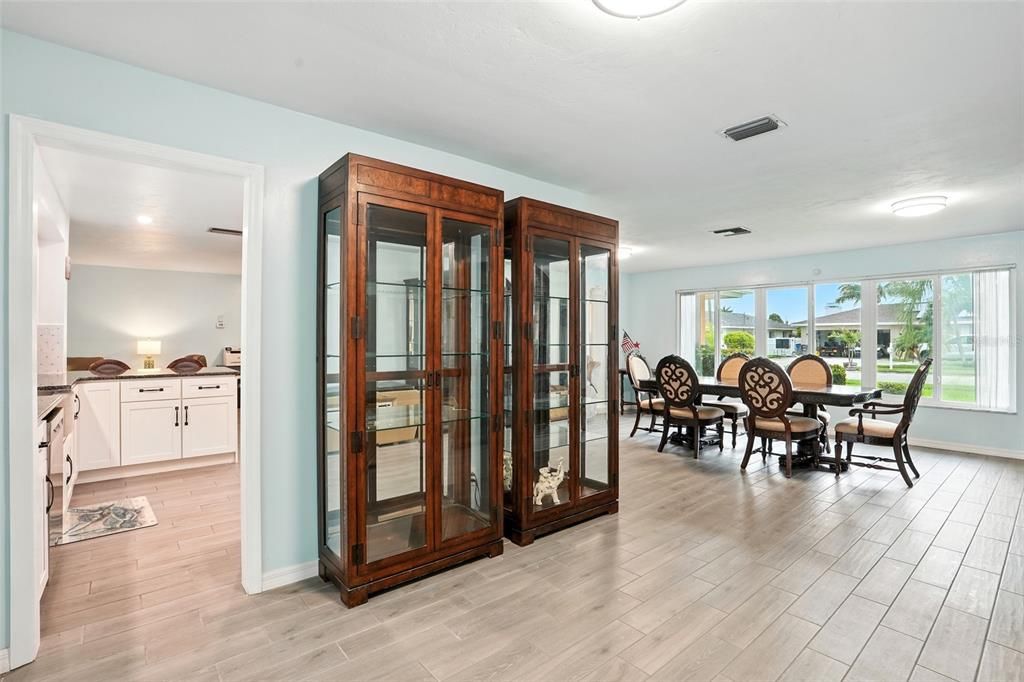 На продажу: $635,000 (3 спален, 2 ванн, 1837 Квадратных фут)