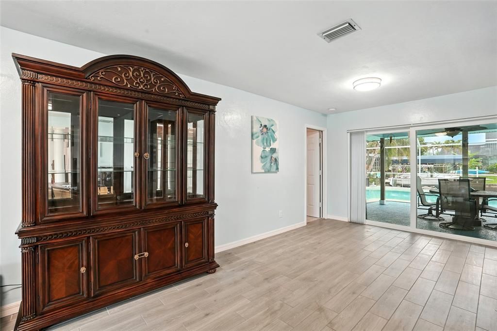 На продажу: $635,000 (3 спален, 2 ванн, 1837 Квадратных фут)