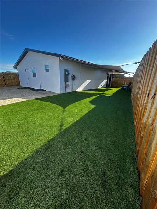 Под контрактом: $230,000 (3 спален, 2 ванн, 1573 Квадратных фут)