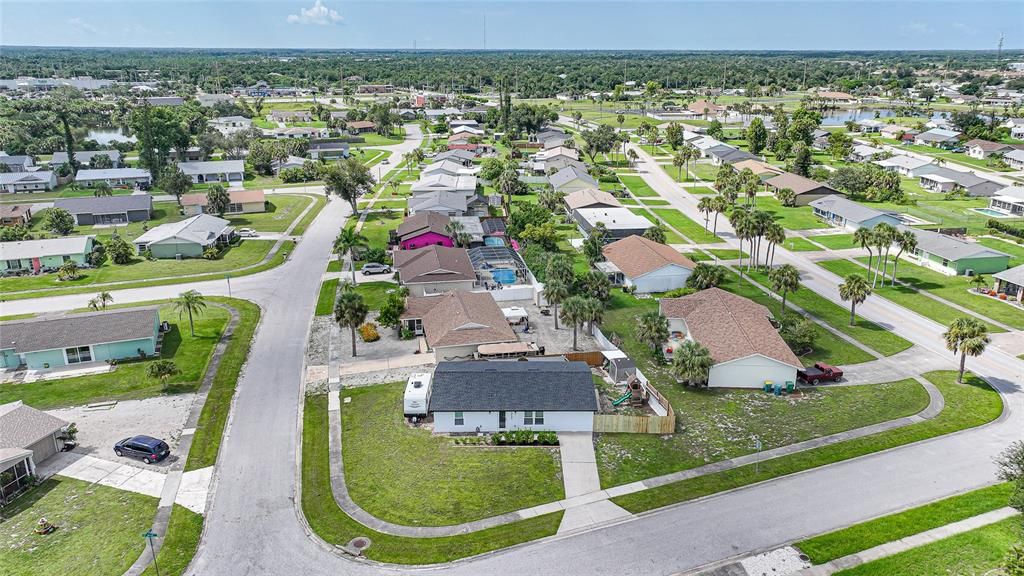 Под контрактом: $230,000 (3 спален, 2 ванн, 1573 Квадратных фут)