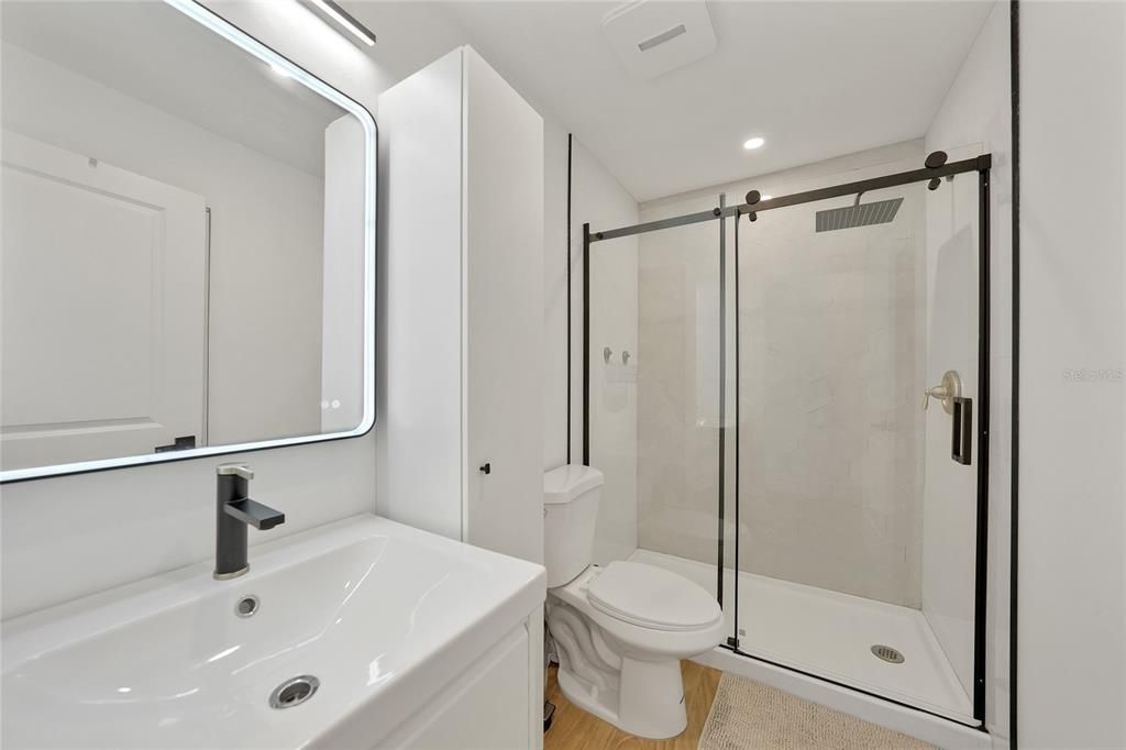 Под контрактом: $230,000 (3 спален, 2 ванн, 1573 Квадратных фут)