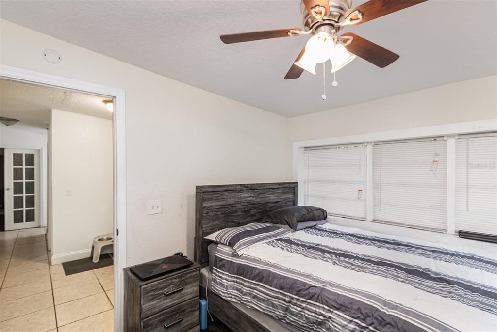 Active With Contract: $230,000 (3 beds, 2 baths, 1544 Square Feet)