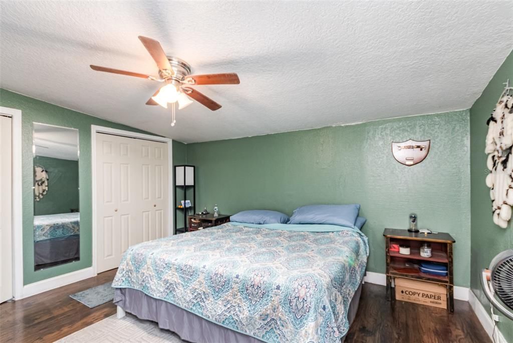 Active With Contract: $230,000 (3 beds, 2 baths, 1544 Square Feet)