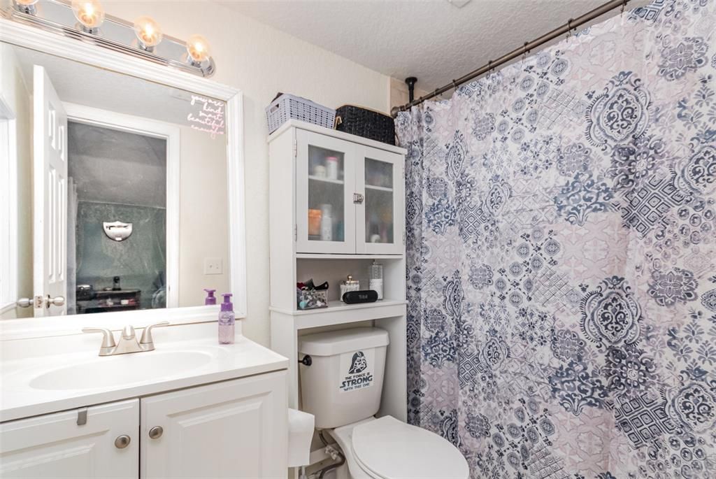 Active With Contract: $230,000 (3 beds, 2 baths, 1544 Square Feet)