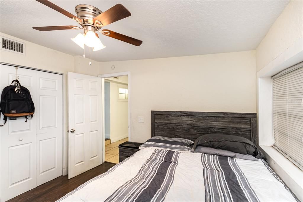 Active With Contract: $230,000 (3 beds, 2 baths, 1544 Square Feet)