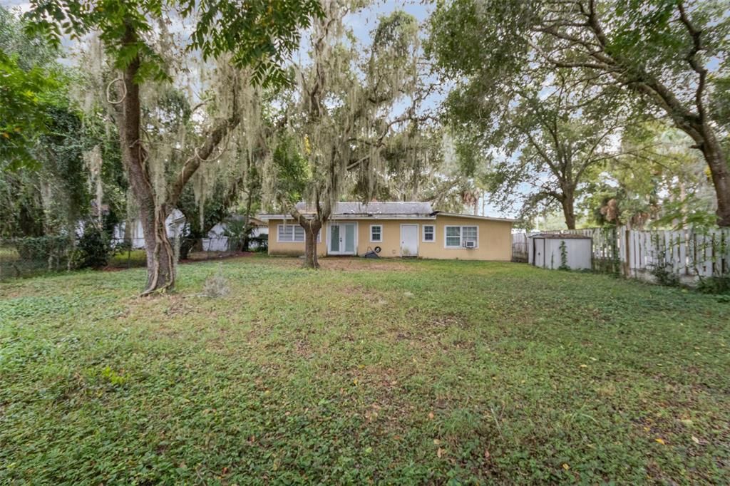 Active With Contract: $230,000 (3 beds, 2 baths, 1544 Square Feet)