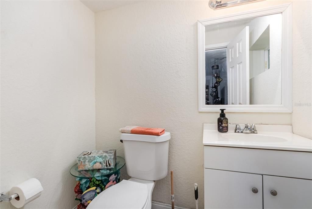 Active With Contract: $230,000 (3 beds, 2 baths, 1544 Square Feet)