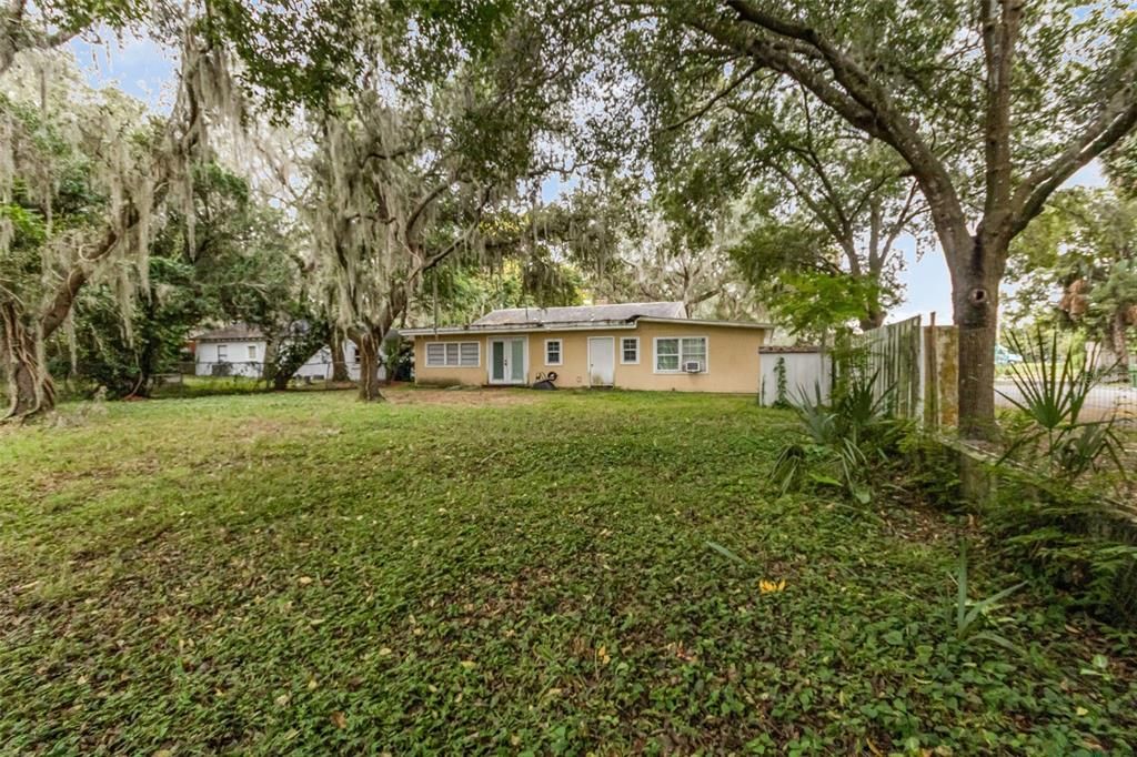 Active With Contract: $230,000 (3 beds, 2 baths, 1544 Square Feet)