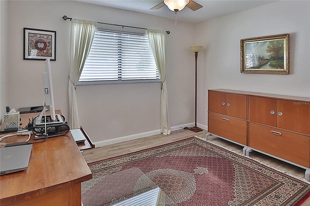 Под контрактом: $799,900 (4 спален, 2 ванн, 2661 Квадратных фут)