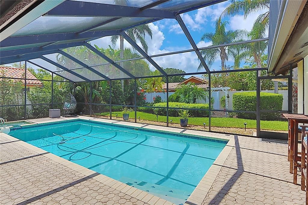 Под контрактом: $799,900 (4 спален, 2 ванн, 2661 Квадратных фут)