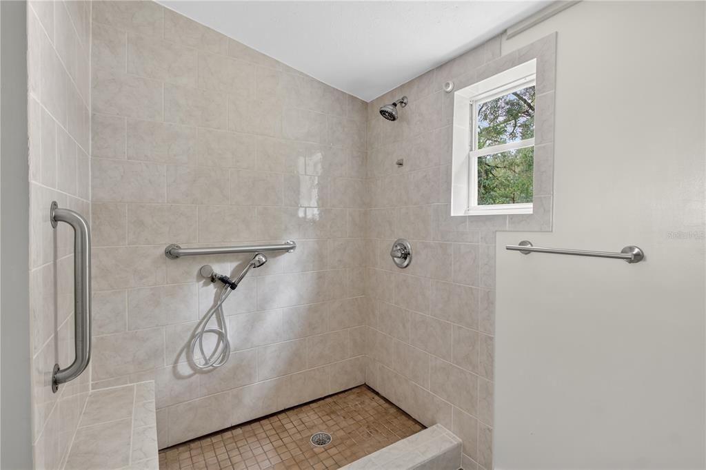 En Venta: $180,000 (2 camas, 1 baños, 1394 Pies cuadrados)